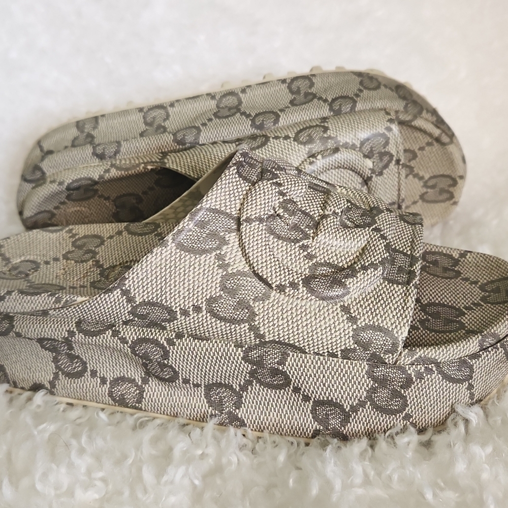 Gucci Cream and Gray Monogram Slides